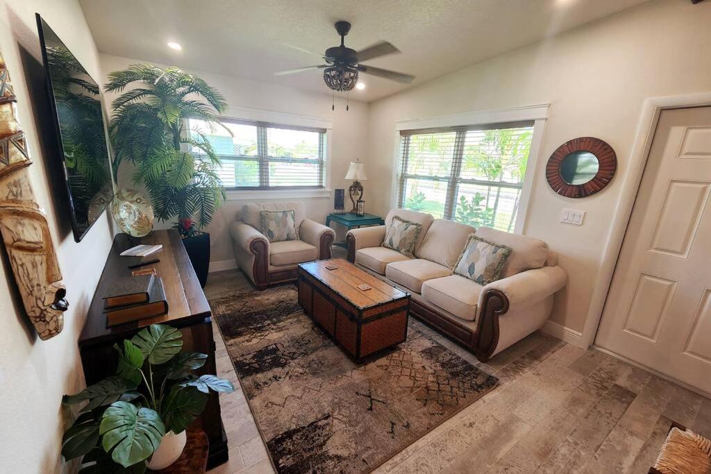 Bali Bungalow - Downtown Cocoa Beach Exterior photo