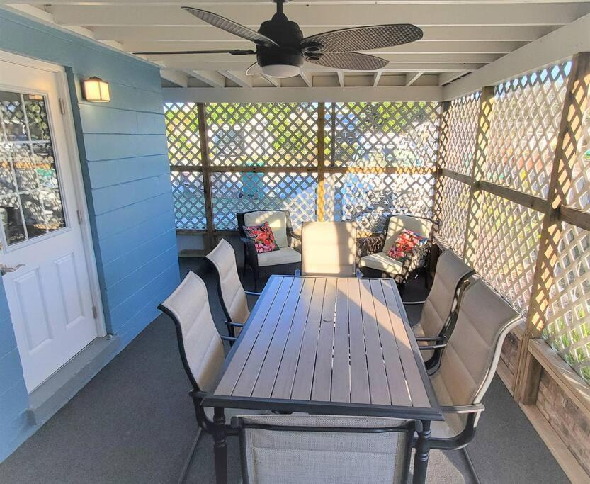 Bali Bungalow - Downtown Cocoa Beach Exterior photo